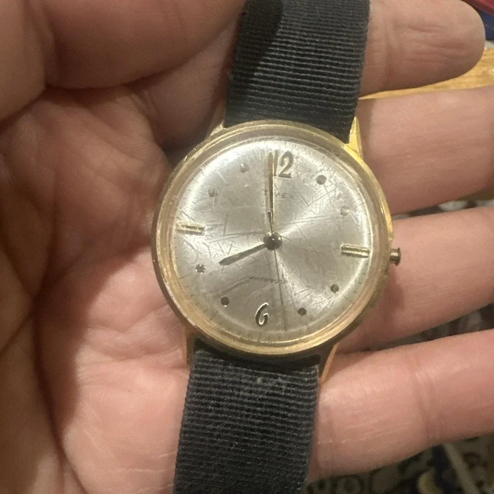 Working Vintage Timex‎ Waterproof Vintage Gold Tone Mens Watch 33mm - Fix Crown